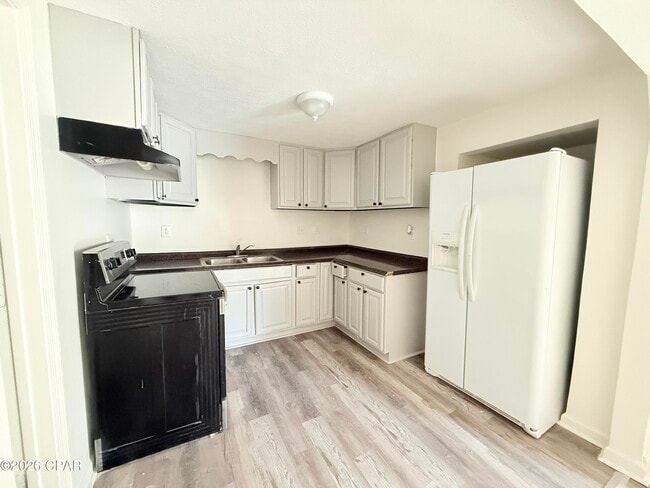 Building Photo - 237 Helen Ave