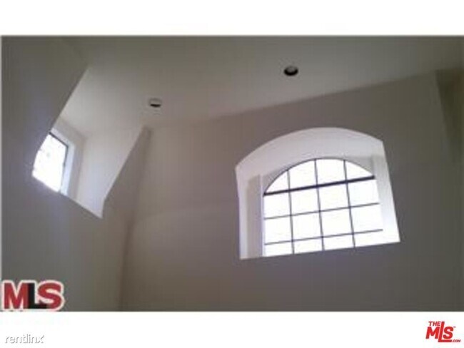 Photo - 10620 Eastborne Ave