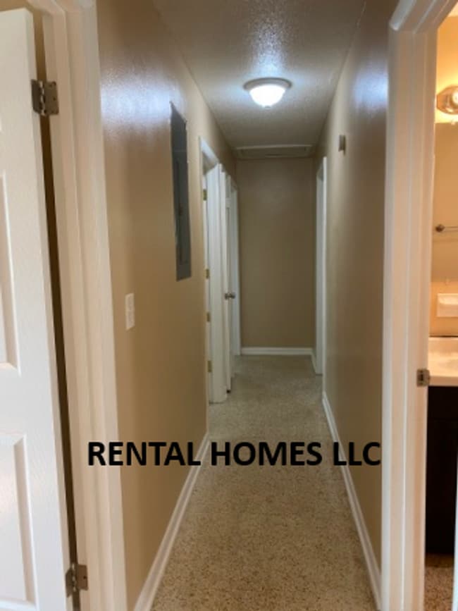 Photo - Four Bedroom Home, Walking Distance to New Sun Rail, City Hall & Lake Mary Elementary