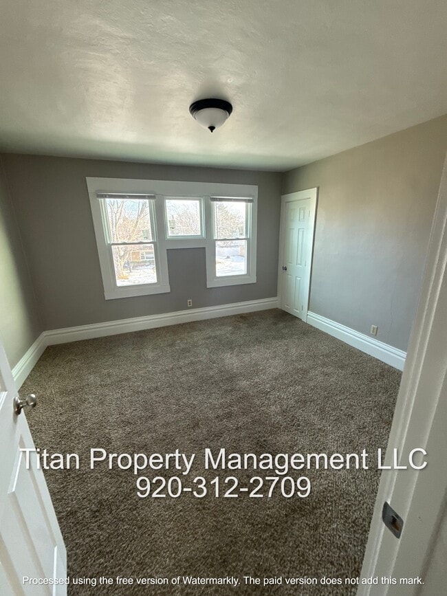 Photo - 19 E Murdock Ave