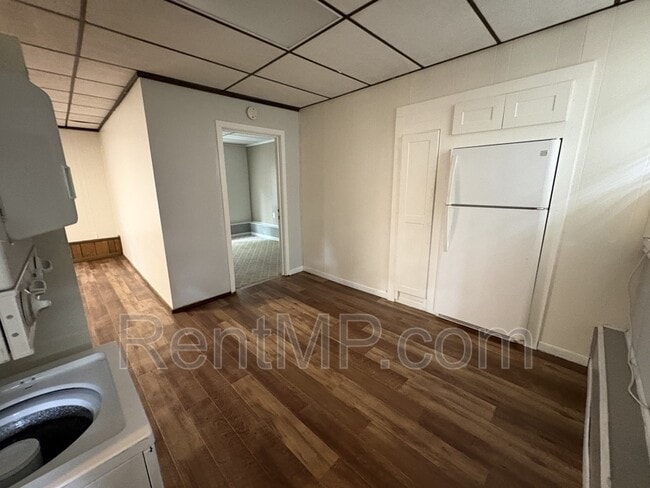 Photo - 931 S Fancher Ave
