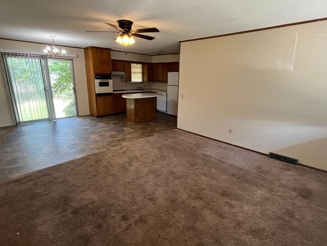 Photo - 505 E Fir St