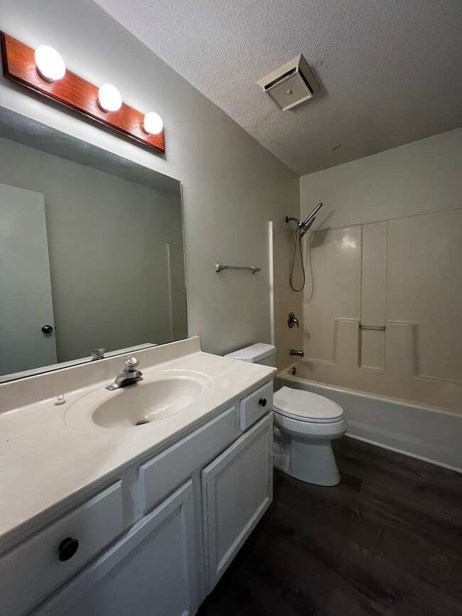 Photo - 2500-2502 Hollyhock Dr Unit 2500