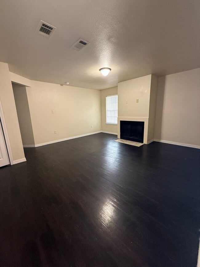 Building Photo - 1336 Jade Ave Unit 1336-B