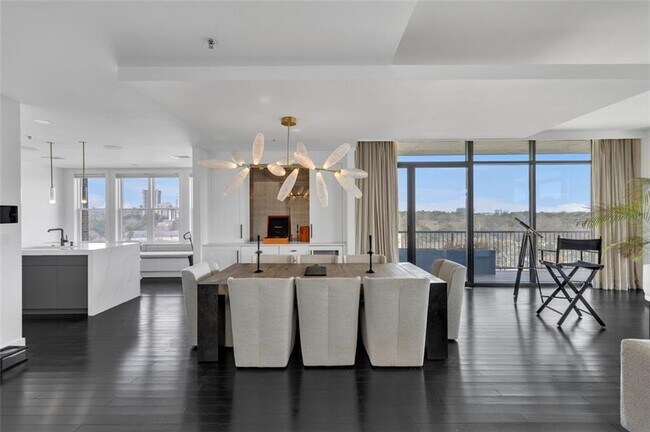 Photo - 2233 Peachtree Rd NE Unidad 801