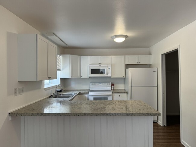 Photo - 1468 Rock Cliff Dr