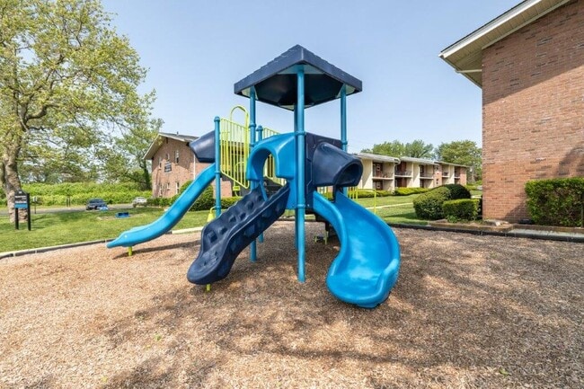 Edgewater Gardens Apartment Homes