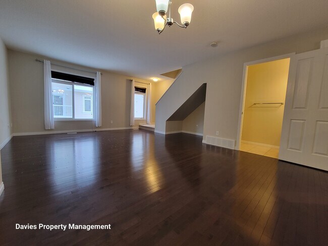 Photo - 1804-1870 70 St SW