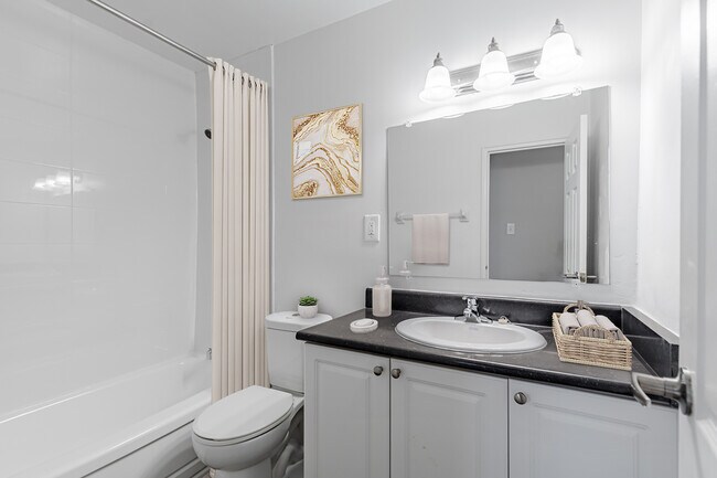 Photo - 4383 Bathurst Street