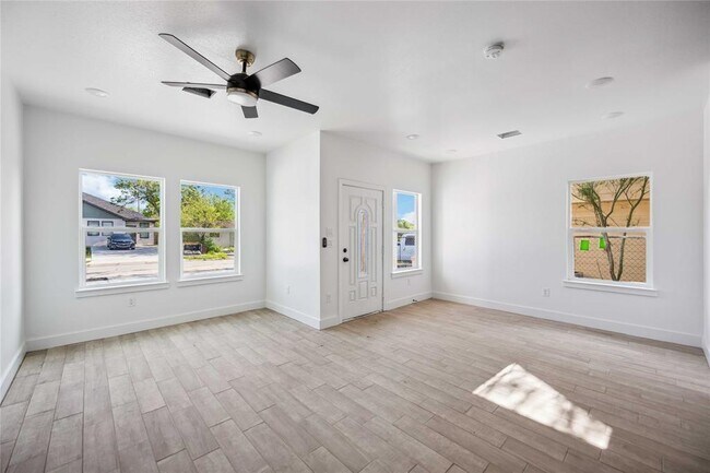 Photo - 5122 Southwind St Unit B