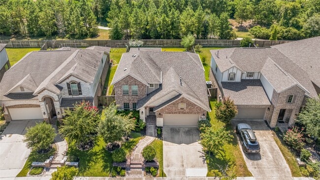 Photo - 16719 Highland Country Dr House