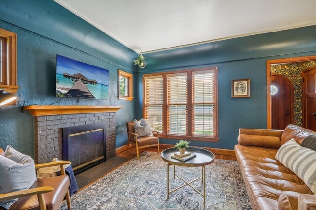 Photo - 6225 N Green Bay Ave