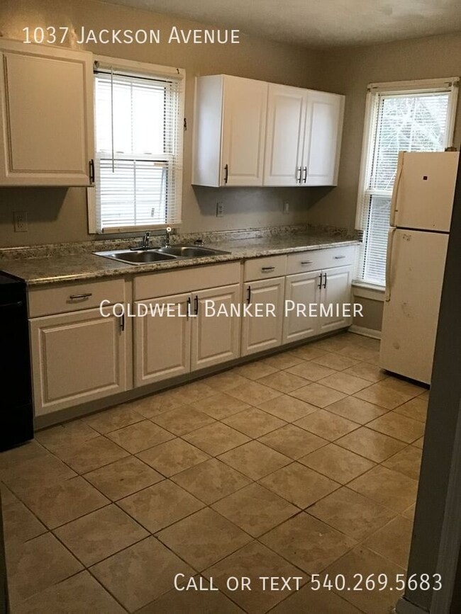 Photo - 1037 Jackson Ave