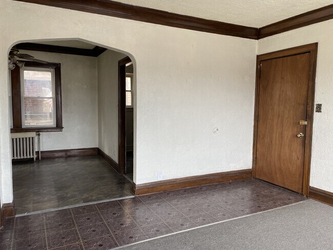 Photo - 4108 Grand Blvd Apartments Unit 1r