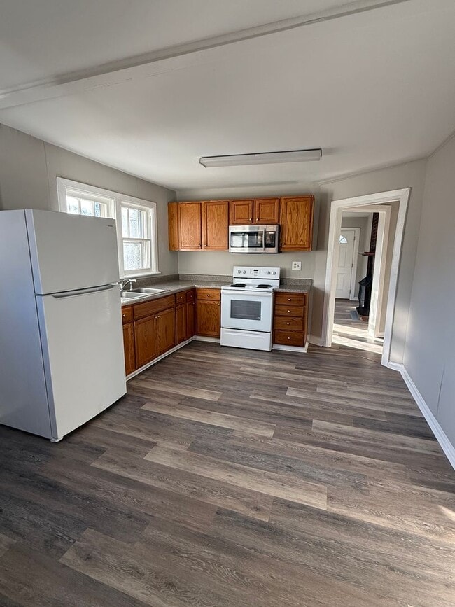 Photo - Updated 2 Bedroom, 1 Bathroom Rental with Bonus Room – Rossville, GA