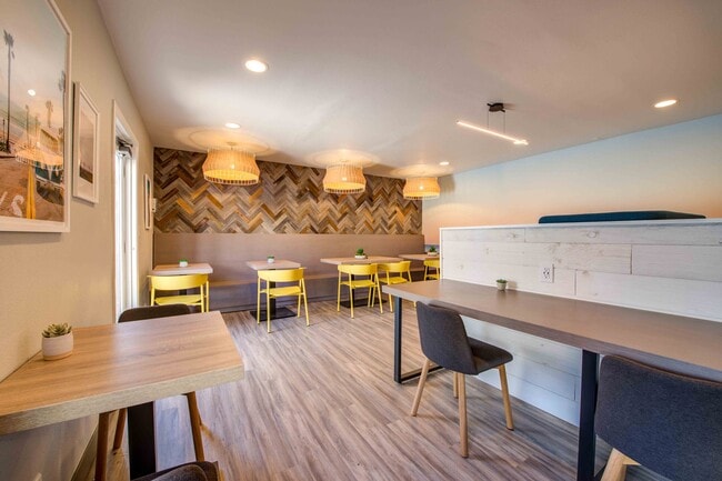 Breakpointe Coronado