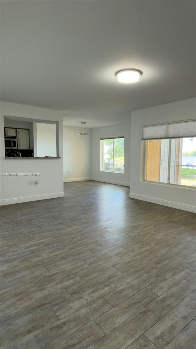 Photo - 2445 NW 33rd St Unit 1404