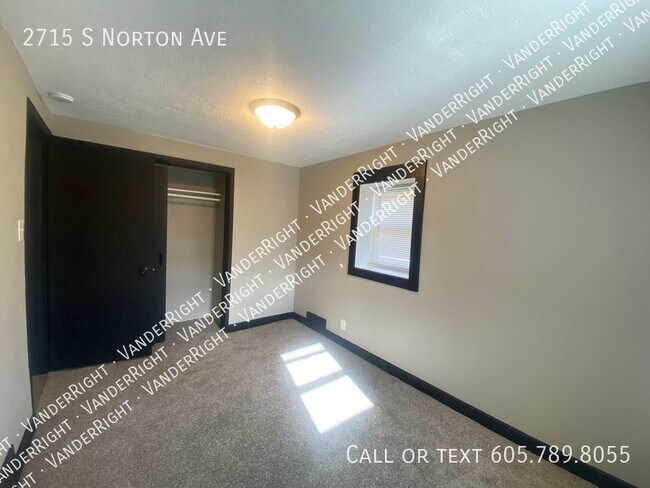Photo - 2715 S Norton Ave
