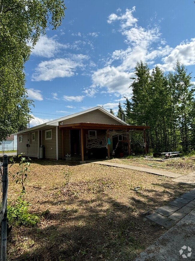 Building Photo - Basesment unit / All utilities included Rental