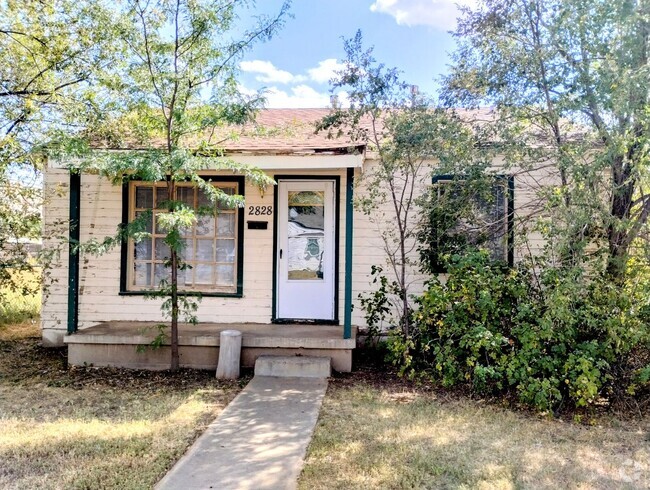 Building Photo - 2bedroom 1 bathroom Rental