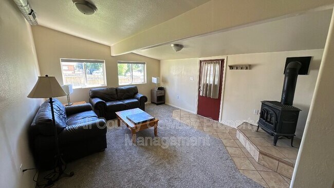 Photo - 868 N 14th St