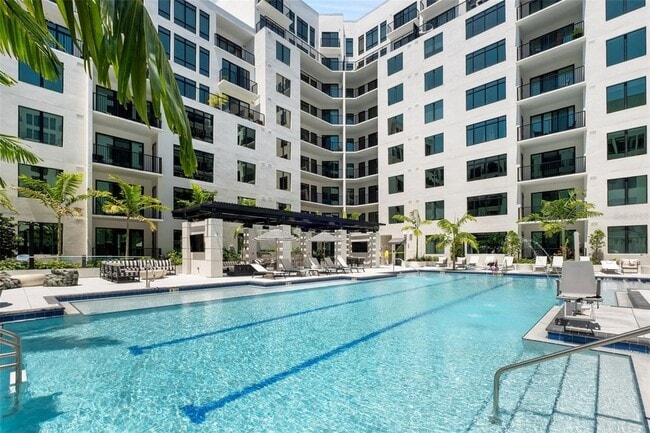 Photo - 1991 Main St Unidad Links B1 PH