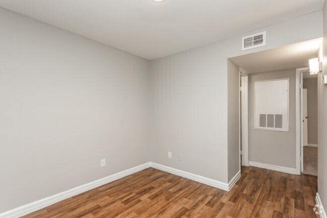 Photo - 1 bedroom in Dallas TX 75215 Unit # 53