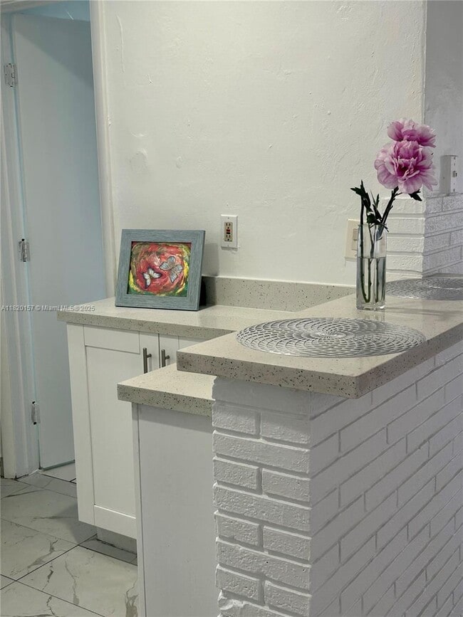 Photo - 3 bedroom in Hollywood FL 33020