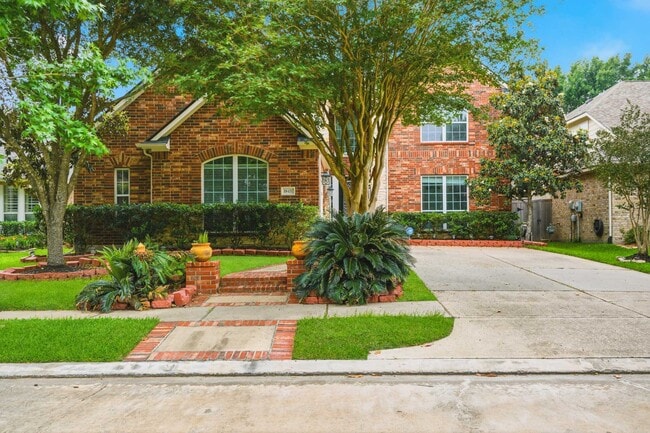Building Photo - 18431 W Laura Shore Dr