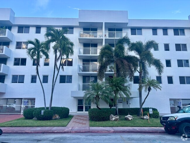 Building Photo - 1665 Bay Rd Unit 215 Rental
