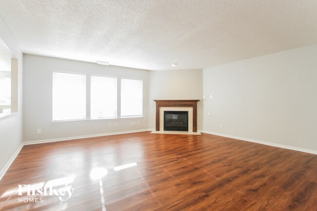 Photo - 2310 Amberleigh Dr