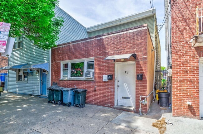 Photo - 77 Wallis Ave