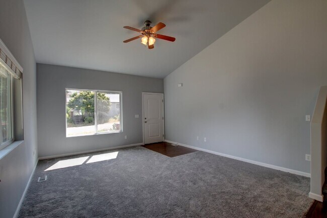 Photo - 1322 Lidstrom Rd SE