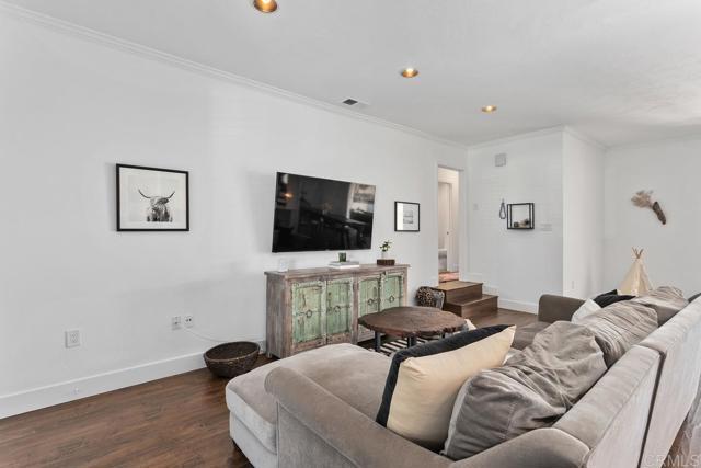 Photo - 2203 Levante St