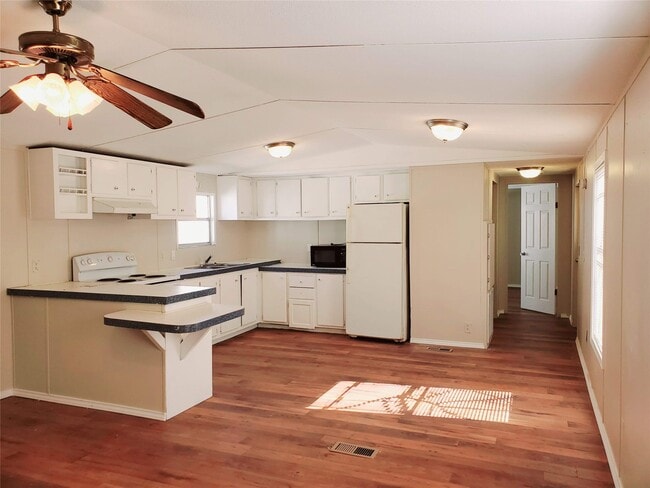 Photo - 401 S Woodson St