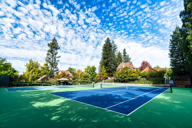 Photo - 1304 Foothill Dr