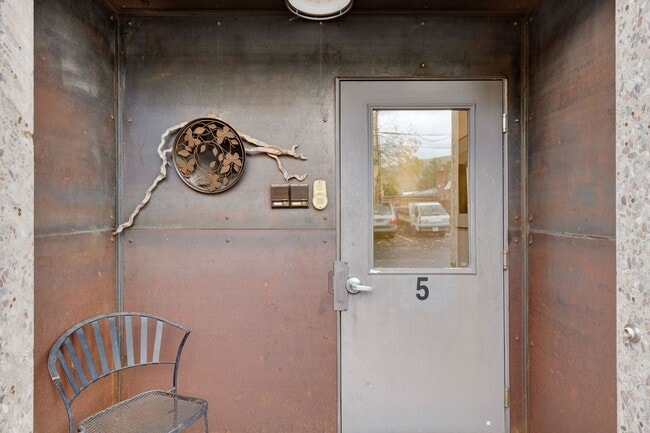 Photo - Modern 2 Bed / 2.5 Bath Condo with Office ...