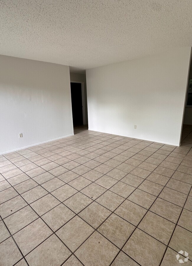 Building Photo - 4600 Kelmar Dr Unit 2 4602 Rental