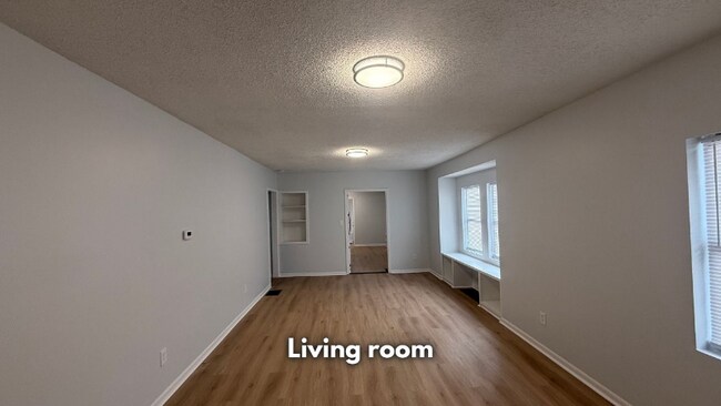 Photo - 907 S Cedar Ave