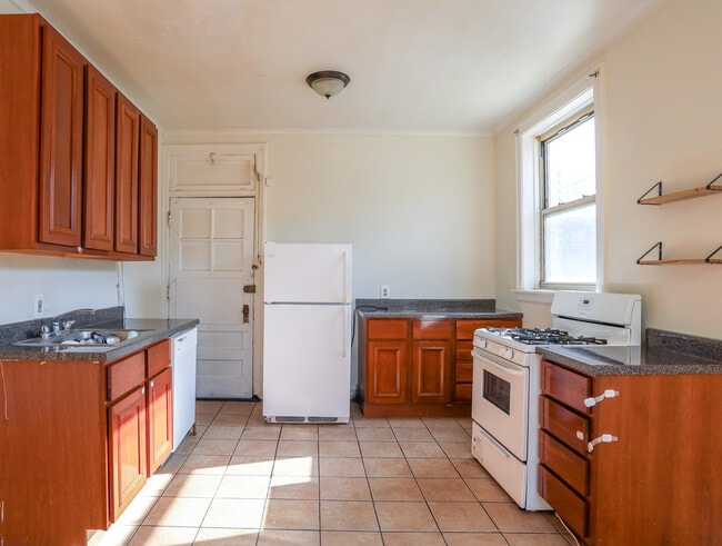 Building Photo - 7501 N Seeley Ave Unit #2S Rental