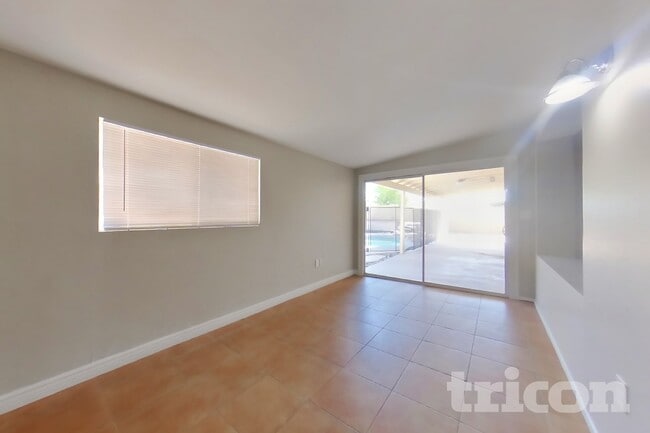 Photo - 3938 W Redfield Rd