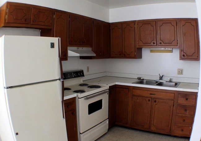 Kitchen - Main Street Apartments