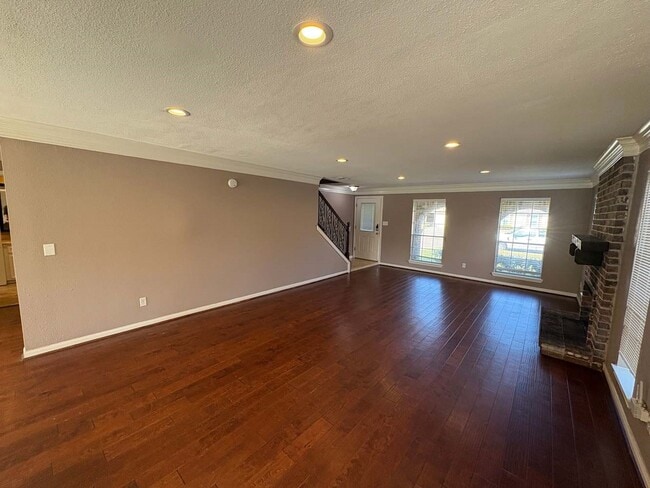 Photo - 22507 Red River Dr