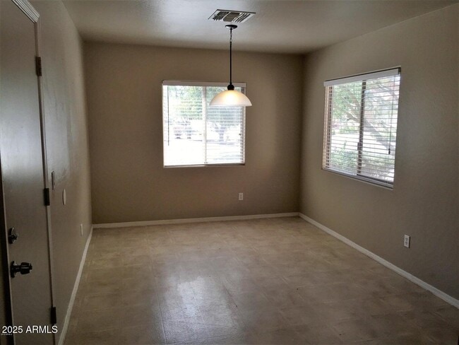 Photo - 307 S Carter Ranch Rd