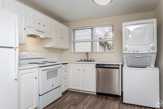2BR, 1BA - 788SF
