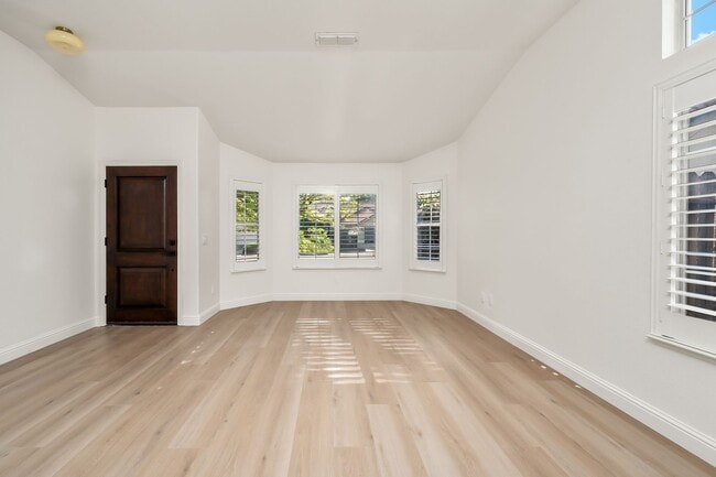 Photo - 302 Carlina Ct