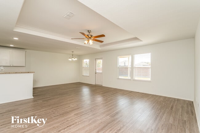 Photo - 215 Citrus Dr