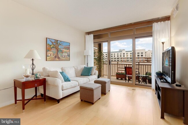 Photo - 888 N Quincy St Condo Unit 1905
