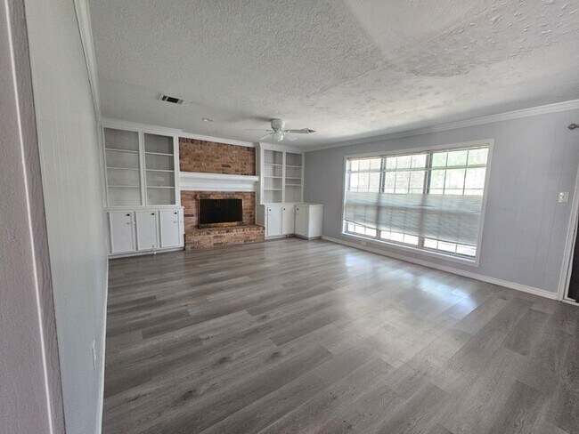 Photo - 3911 Brightwood Dr