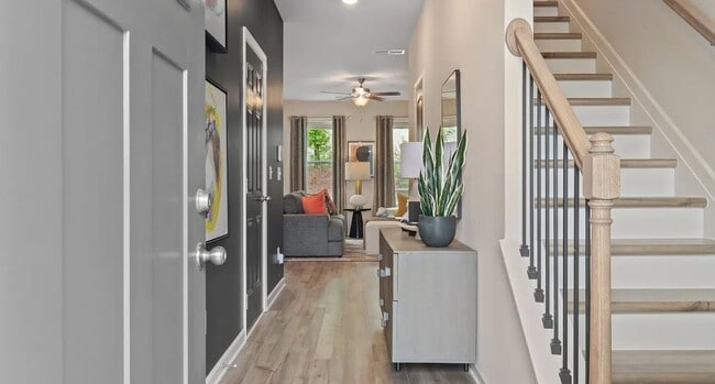 Photo - 472 Payne Dr